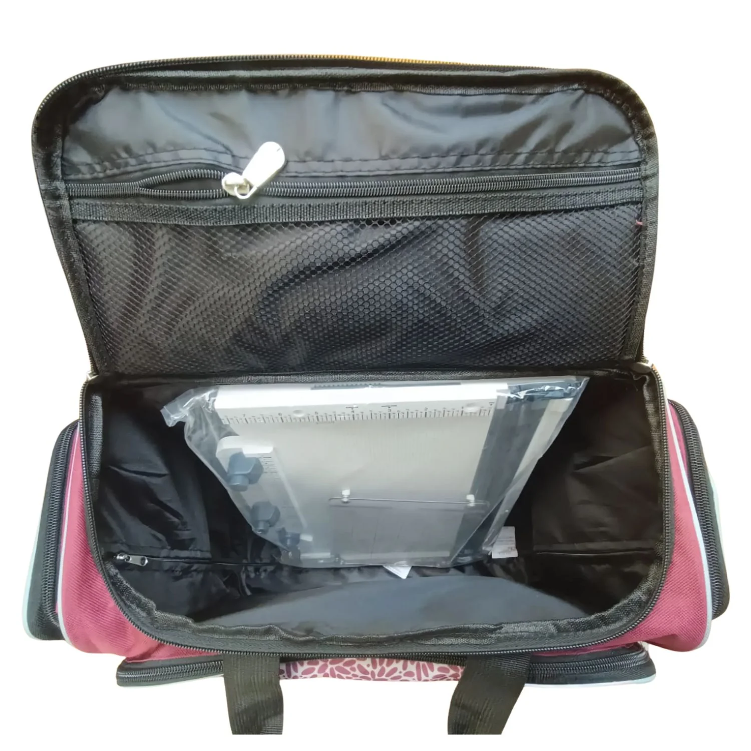 Wine Rolling Scrap Tote / Mochila Con Ruedas Para Manualidades - Imagen 4