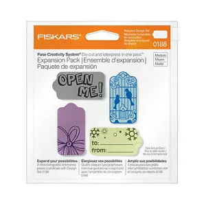Fuse Medium Design Plate Expansion Pack 4-Pkg Tag / Paquete de Expansión Etiquetas 4pz