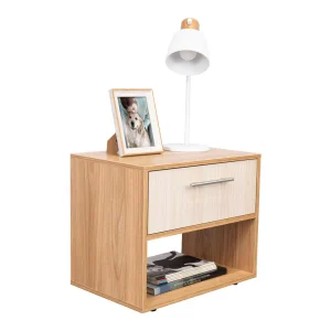 Mesa de Noche Sevin, Fresno Europeo, con espacio para colocar objetos y con deslizadores plásticos