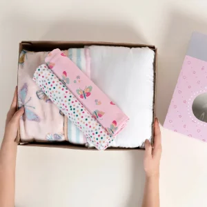 Kit para Regalo de Bebé Spring, Incluye Cobertor, Sabanitas y Almohada