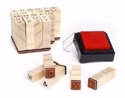 Alphabet Stamp Ink Pad / Kit de Sellos de Letras y Símbolos