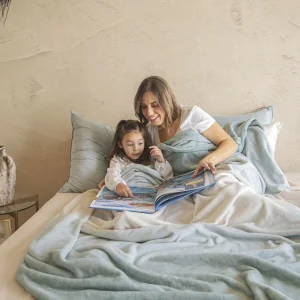 Cobija Ligera Abadía, para cama Sencilla y Doble, de 180x220 cm