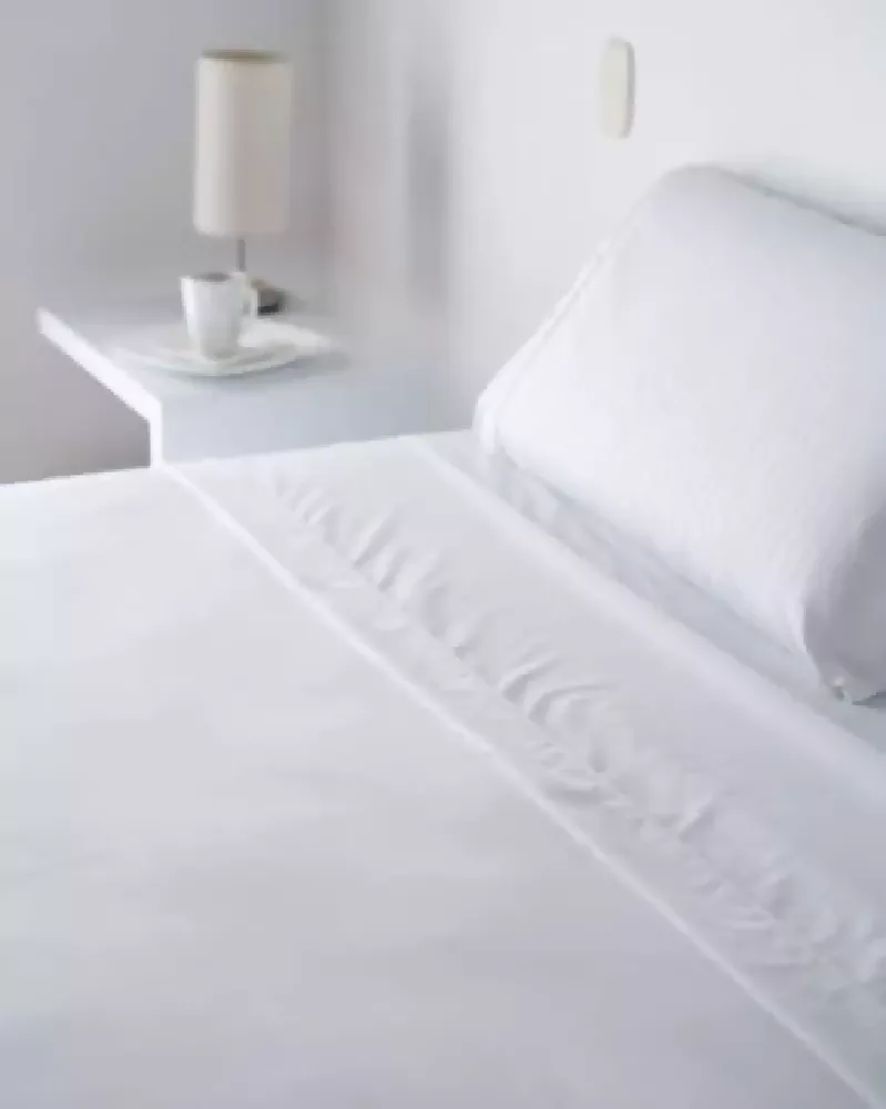 Juego sábana unicolor polialgodón premium queen BL002-BL-QN