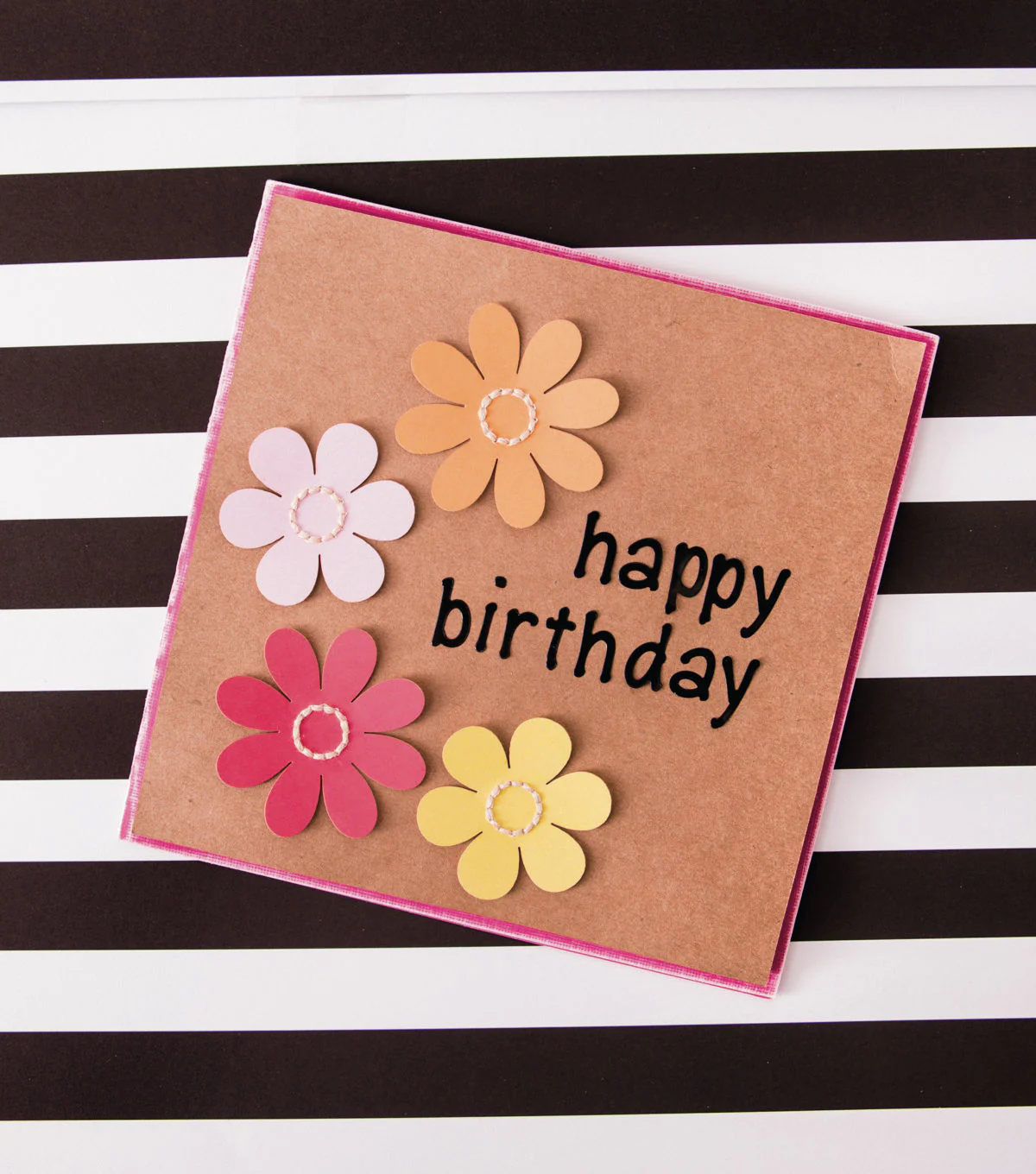 In Stitches Printed Cardstock / Block de Cartulina con Diseños para Tarjetas - Imagen 3